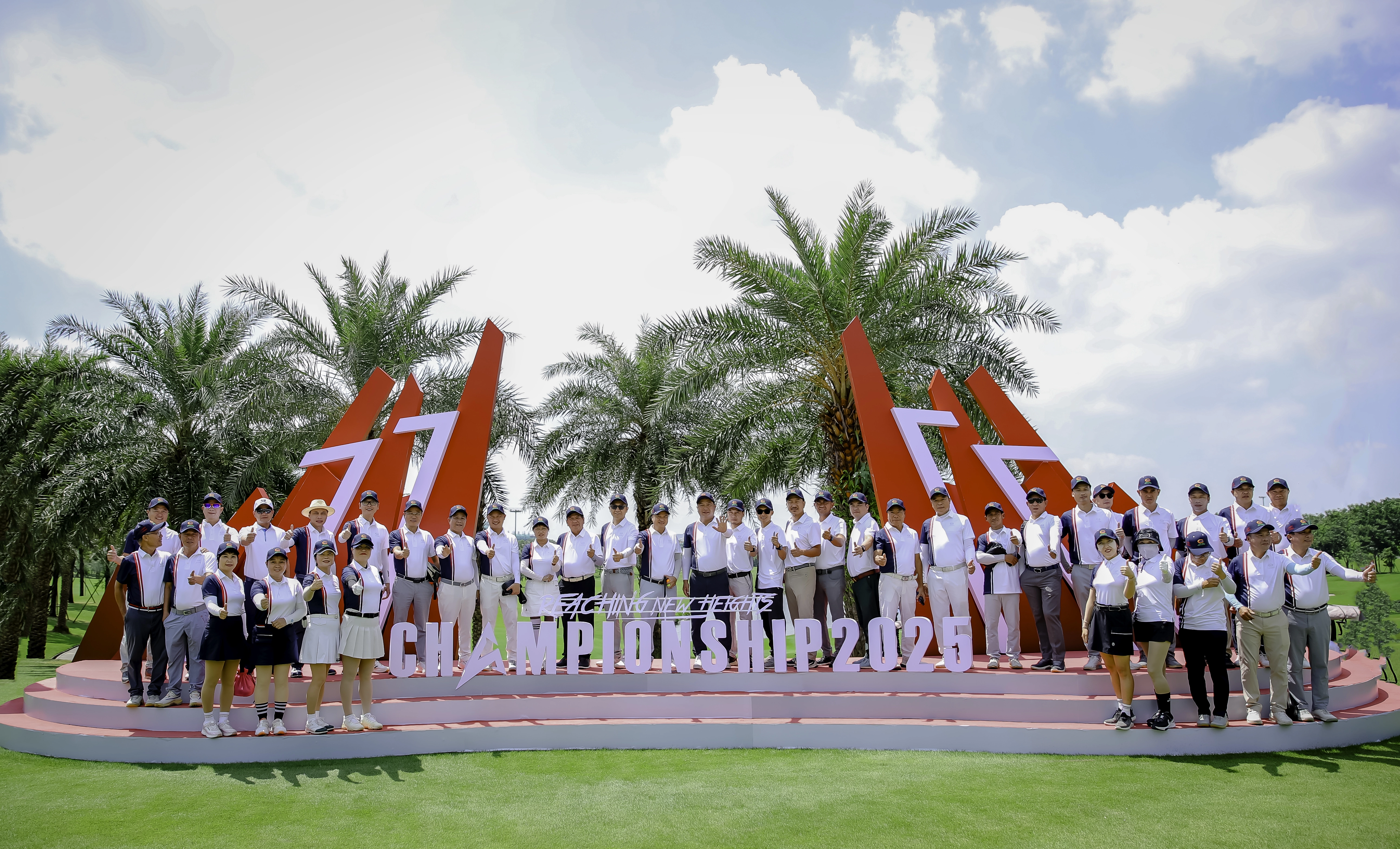 GHẾ MASSAGE FAMILY –  ĐỒNG HÀNH CÙNG CÁC GOLFER TẠI VÒNG LOẠI 1 GIẢI LONG BIEN GOLF COURSE CHAMPIONSHIP 2025