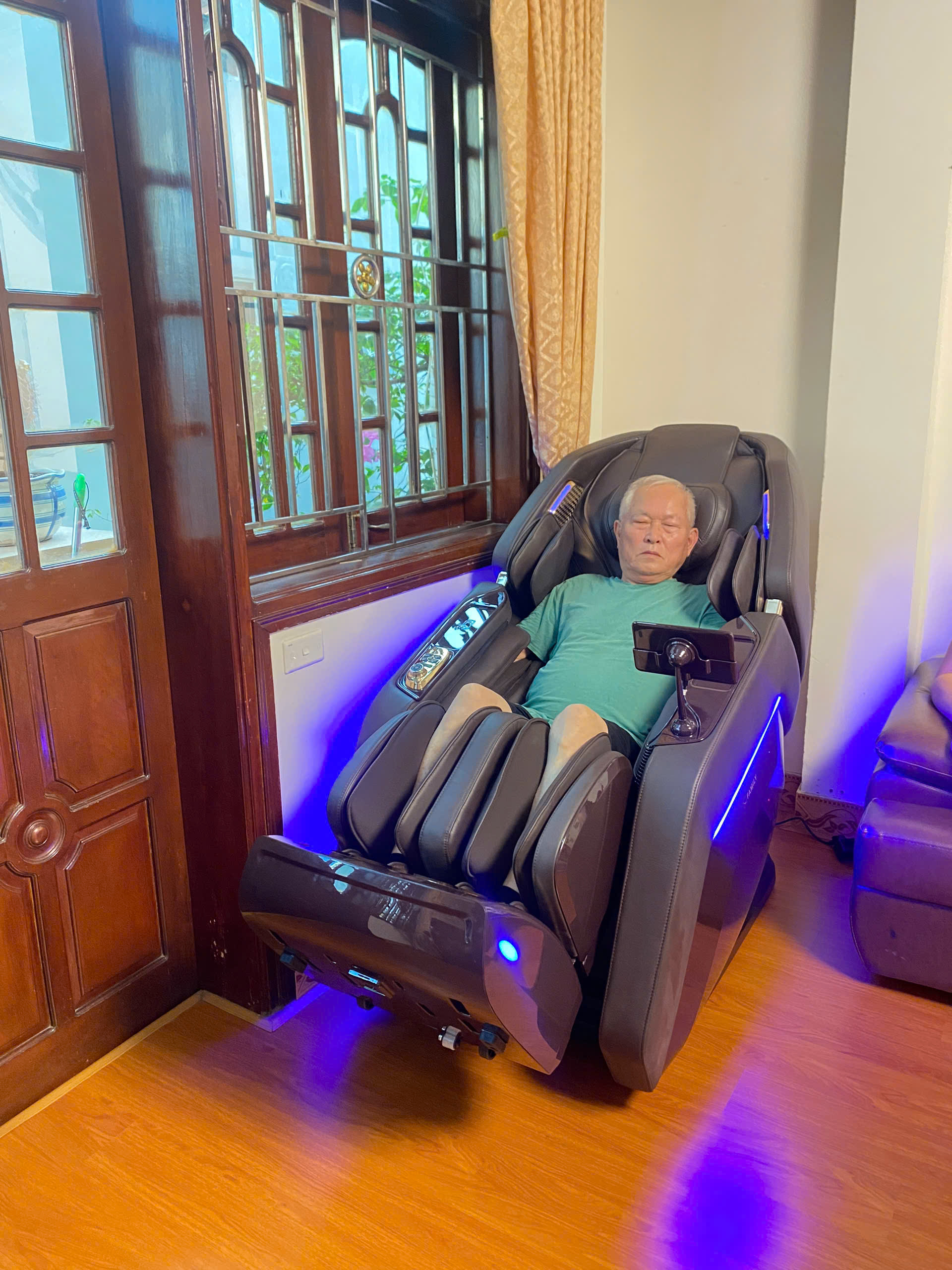 Ghế Massage cho người cao tuổi
