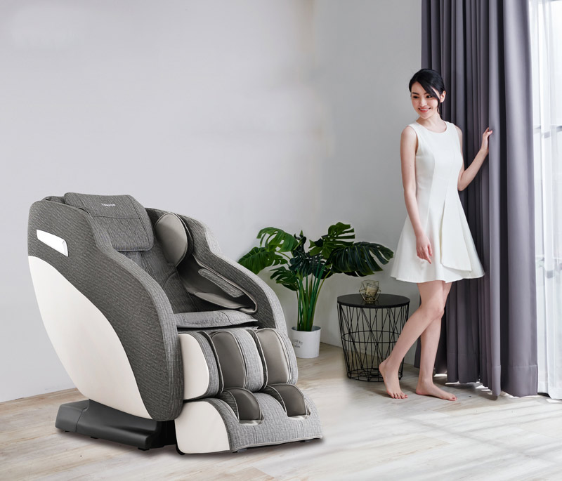 Liên hệ nhà cung cấp khi ghế massage gặp vấn đề bất thường