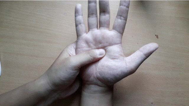 massage điều trị đau dạ dày