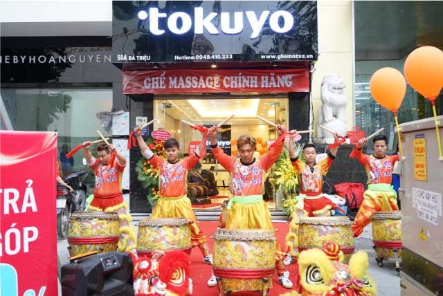tokuyo khai truong showroom ba trieu
