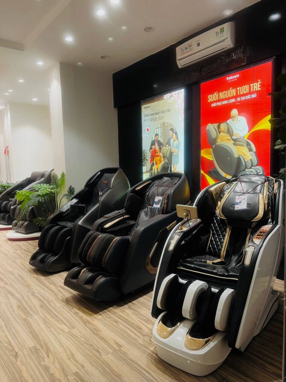 Cửa hàng ghế massage Tokuyo nhập khẩu nguyên chiếc từ Nhật Bản